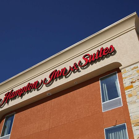 Hampton Inn & Suites Уини Екстериор снимка