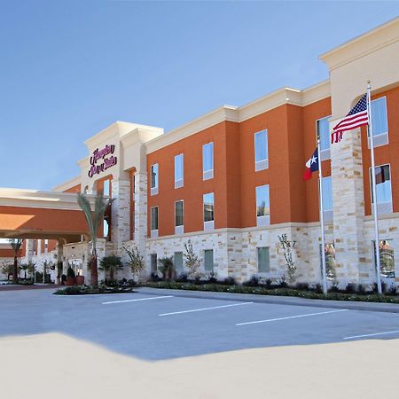 Hampton Inn & Suites Уини Екстериор снимка
