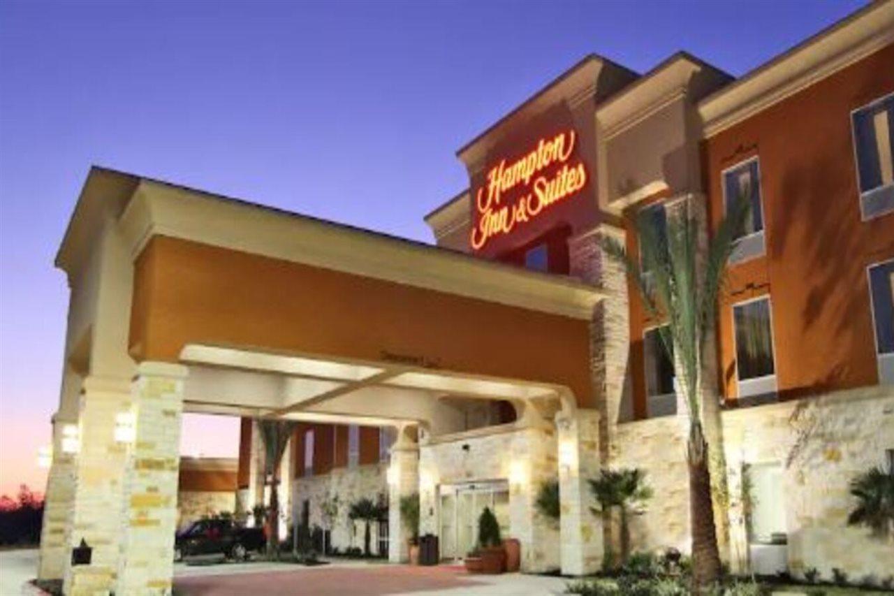 Hampton Inn & Suites Уини Екстериор снимка