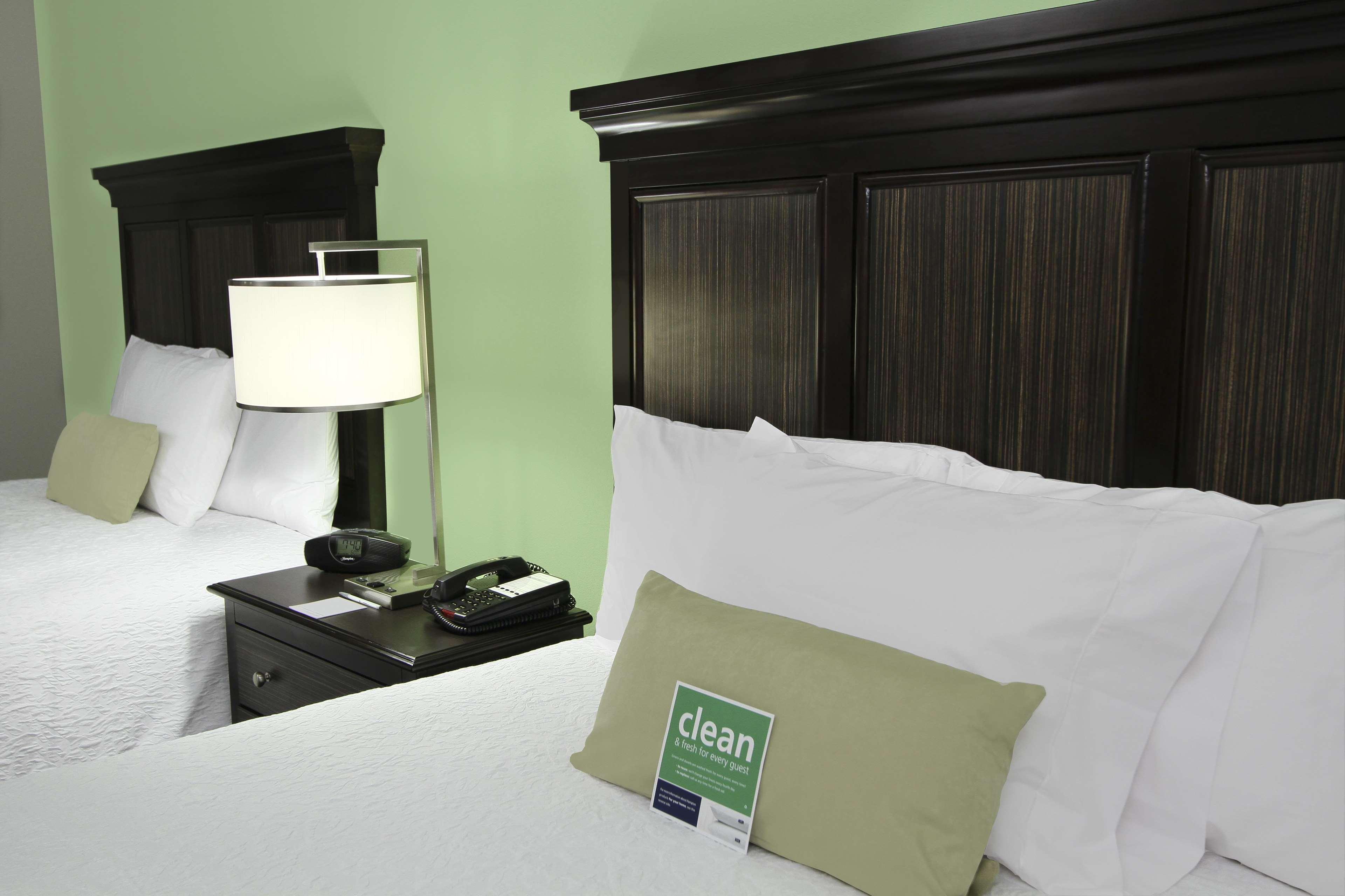 Hampton Inn & Suites Уини Стая снимка