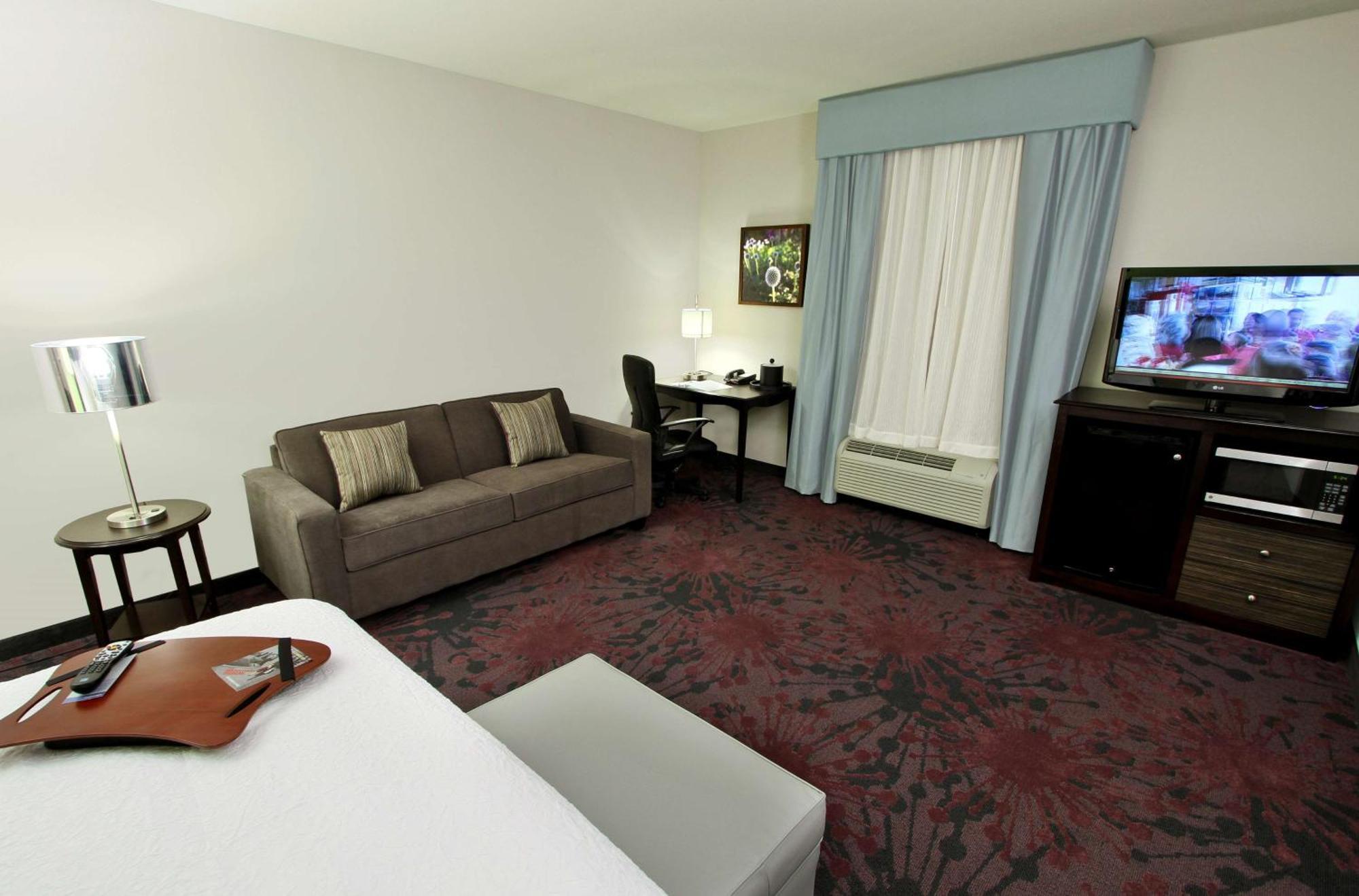 Hampton Inn & Suites Уини Екстериор снимка