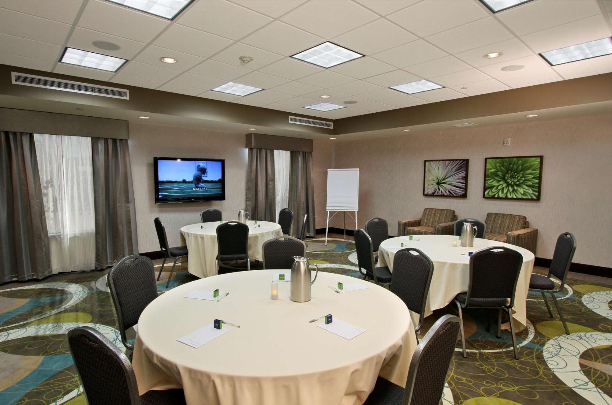 Hampton Inn & Suites Уини Екстериор снимка